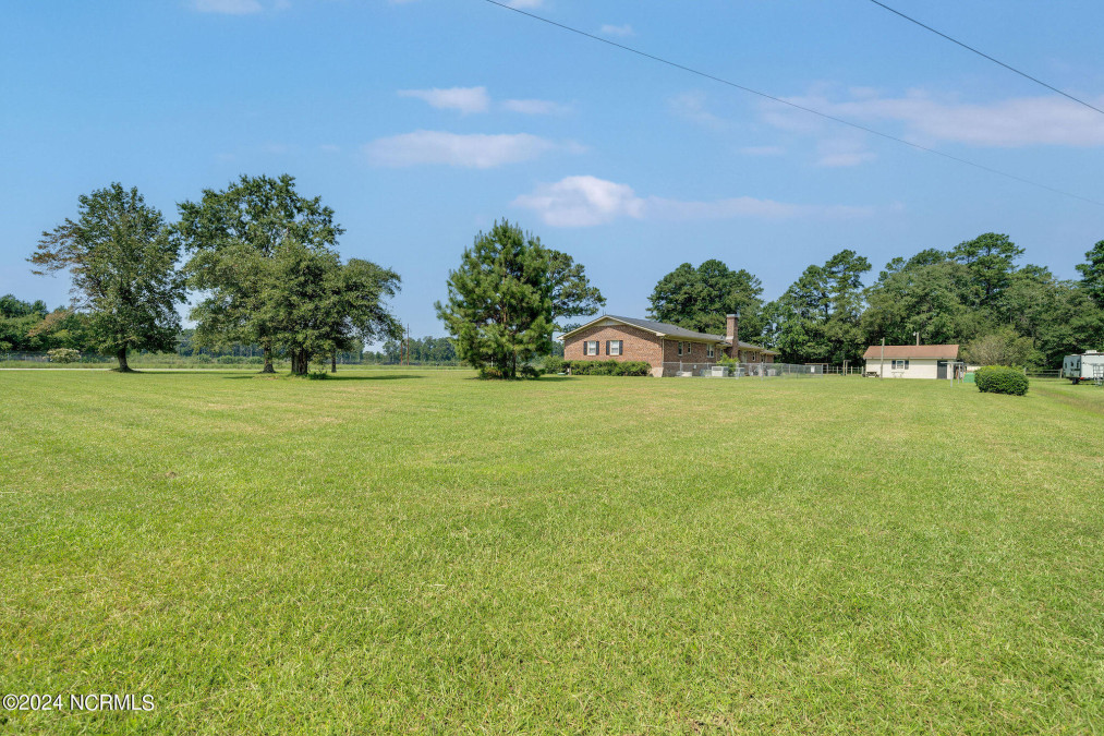 3270 Watha Rd Willard, NC 28478