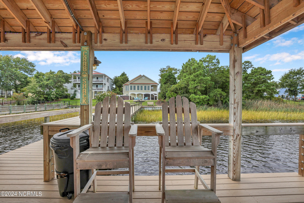 3202 Yacht Dr Oak Island, NC 28465