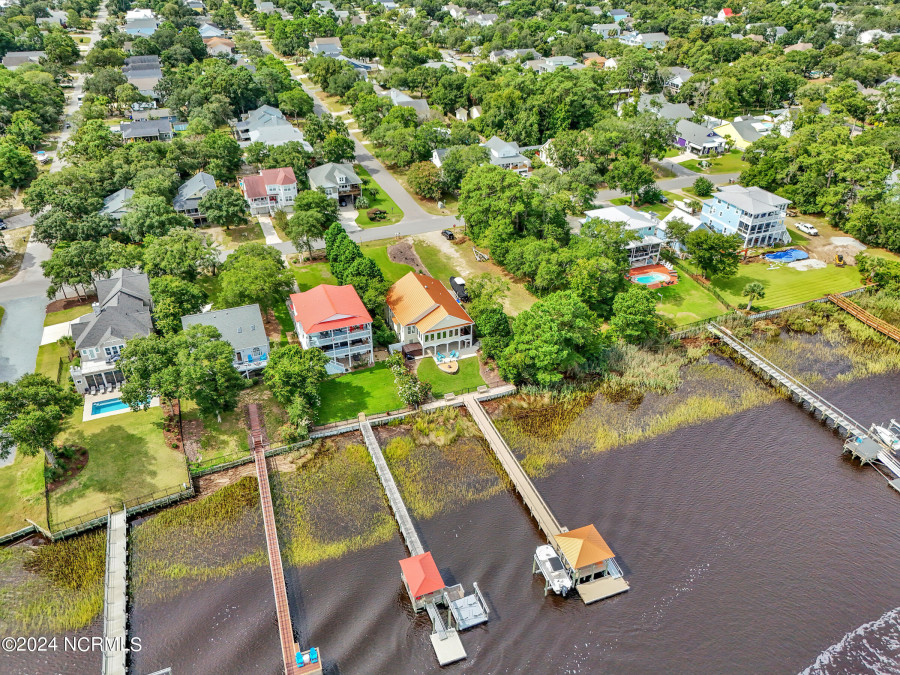 3202 Yacht Dr Oak Island, NC 28465