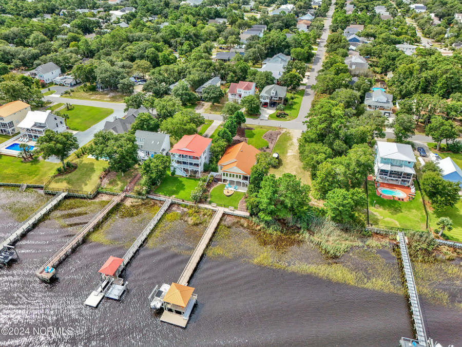 3202 Yacht Dr Oak Island, NC 28465