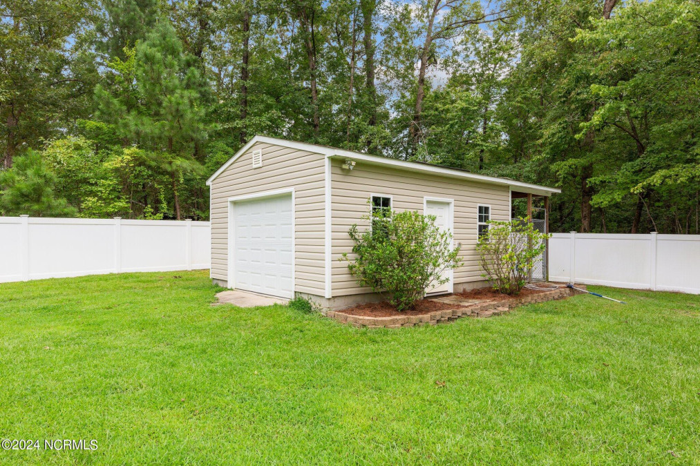 413 Bay Dr Washington, NC 27889