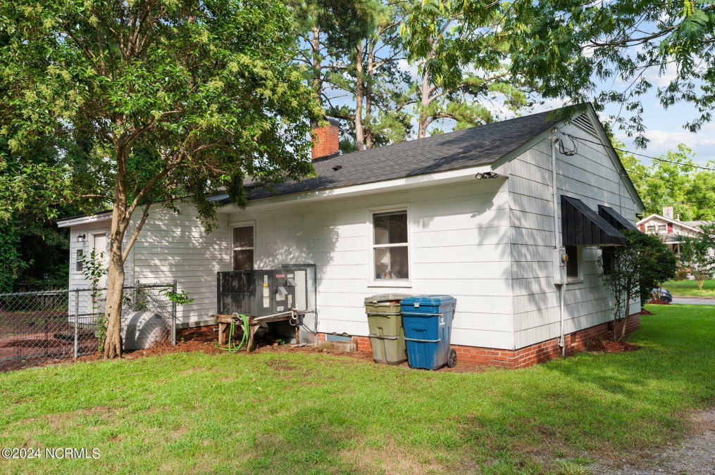 316 Aycock St Washington, NC 27889