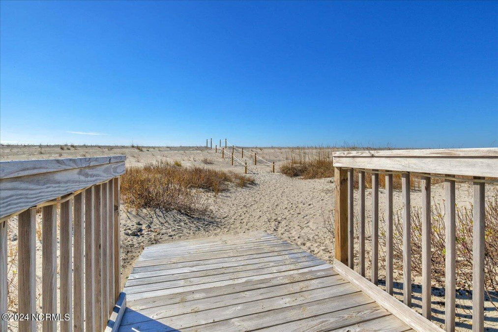 122 58th St Oak Island, NC 28465