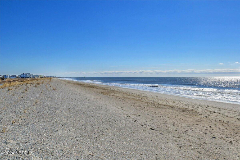 122 58th St Oak Island, NC 28465