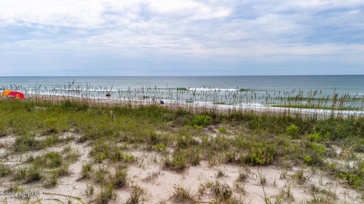 331 Salter Path Rd Pine Knoll Shores, NC 28512