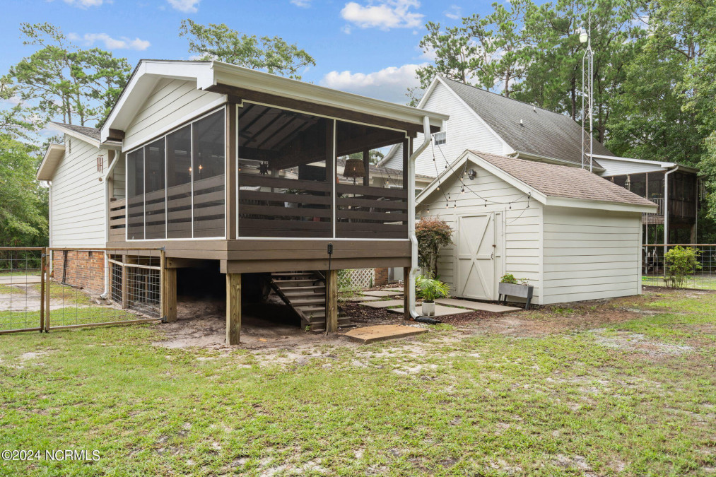 445 Womble St Oak Island, NC 28465