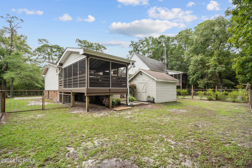 445 Womble St Oak Island, NC 28465