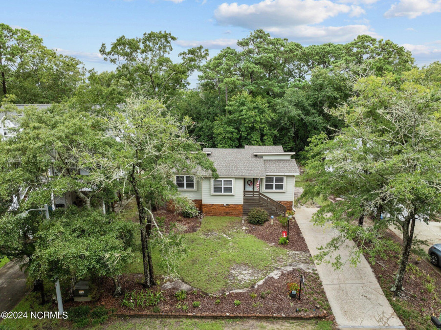 445 Womble St Oak Island, NC 28465