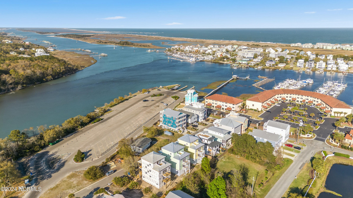 211 Annie Dr Carolina Beach, NC 28428