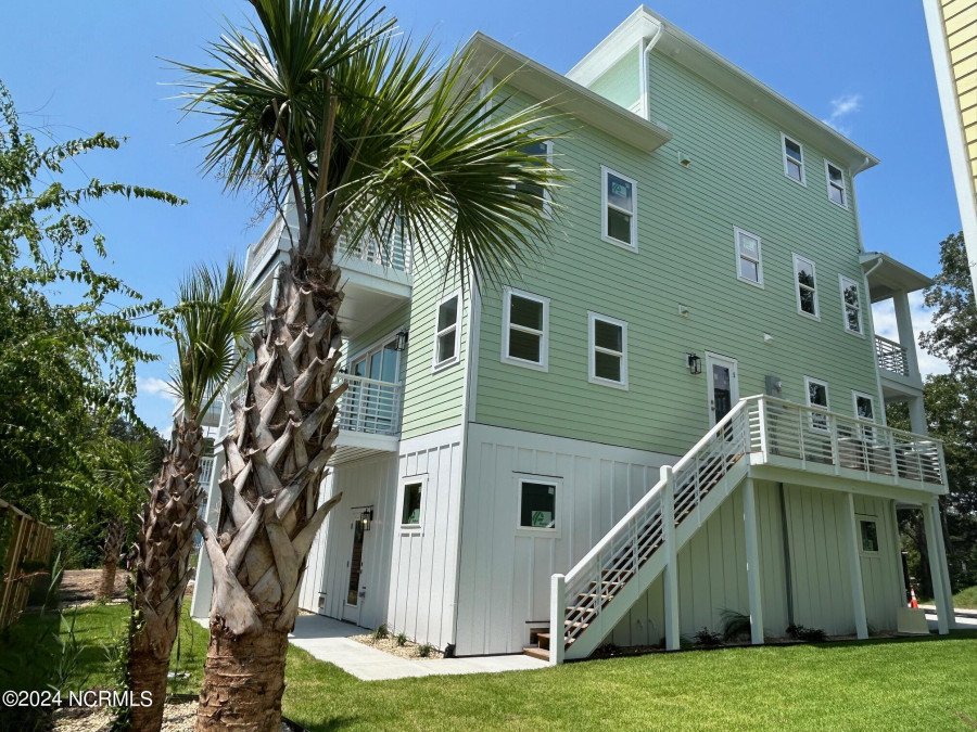 211 Annie Dr Carolina Beach, NC 28428