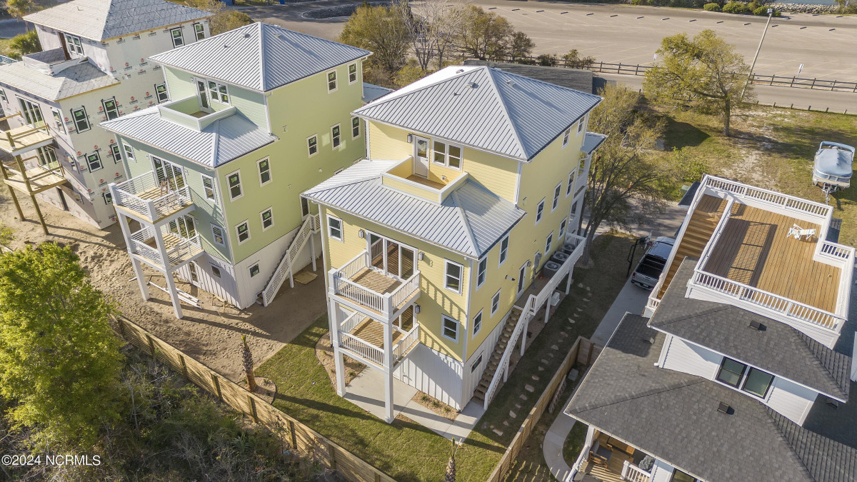 211 Annie Dr Carolina Beach, NC 28428