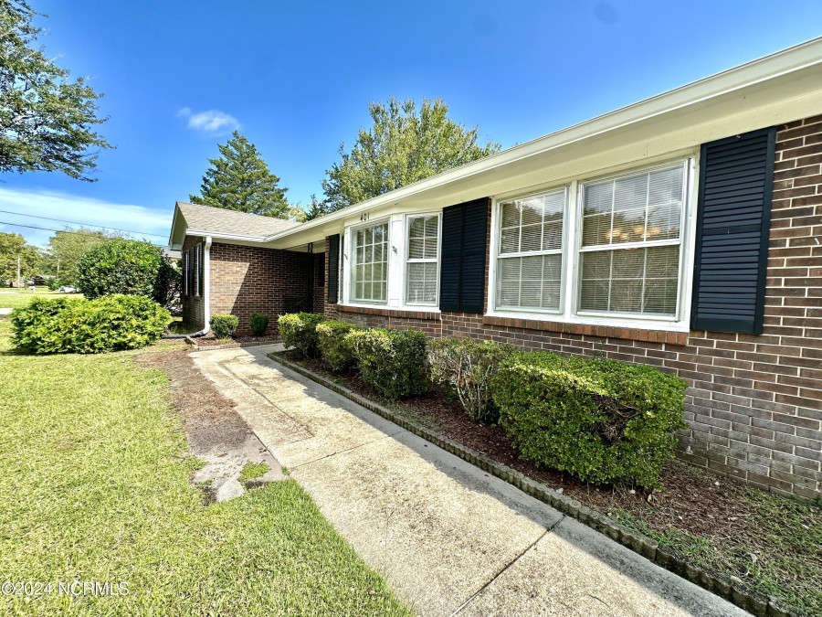 401 Colony Cir Wilmington, NC 28409