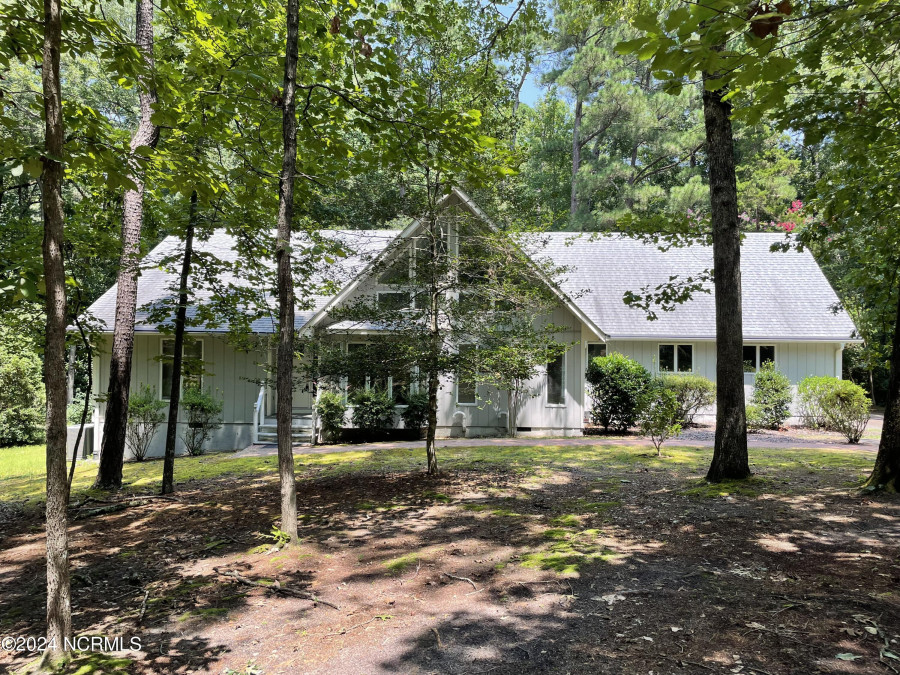 140 Mitchell Rd Southern Pines, NC 28387