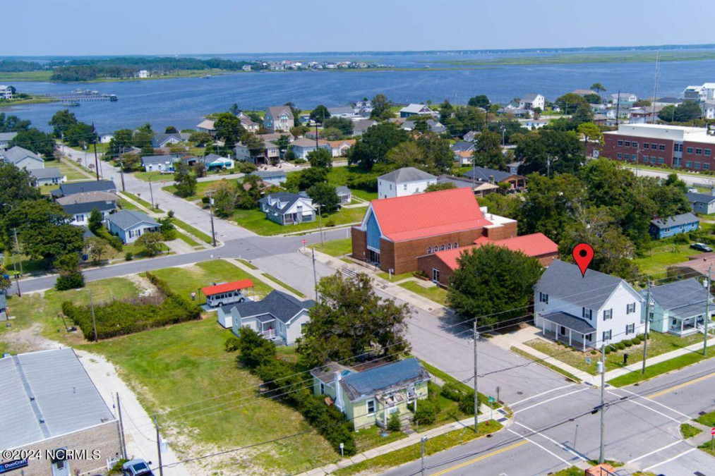 1212 Bridges St Morehead City, NC 28557