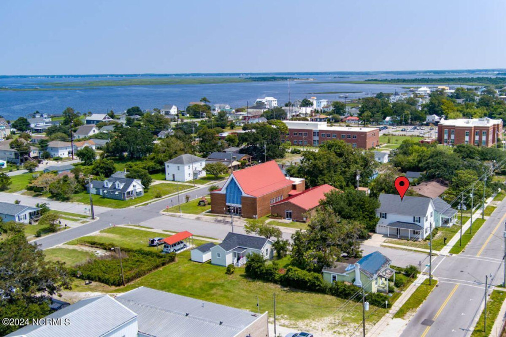 1212 Bridges St Morehead City, NC 28557