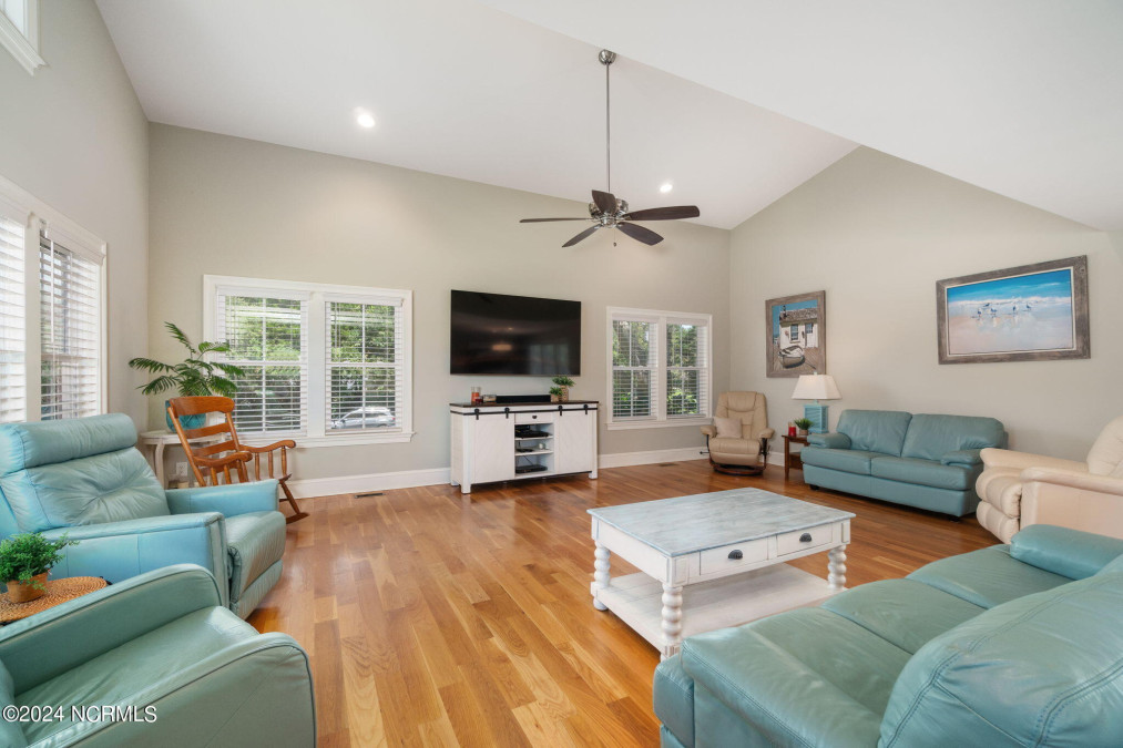 104 Mimosa Blvd Pine Knoll Shores, NC 28512