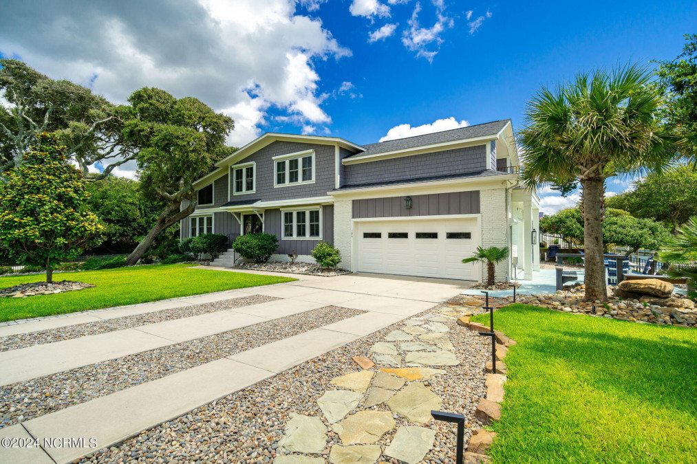 104 Mimosa Blvd Pine Knoll Shores, NC 28512