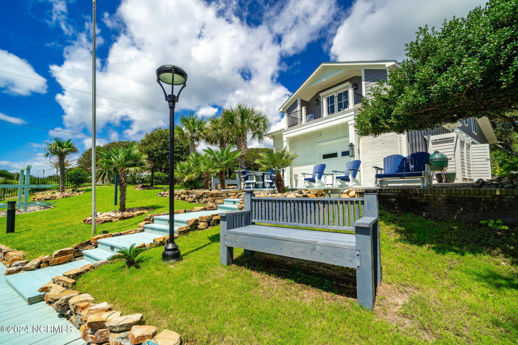 104 Mimosa Blvd Pine Knoll Shores, NC 28512