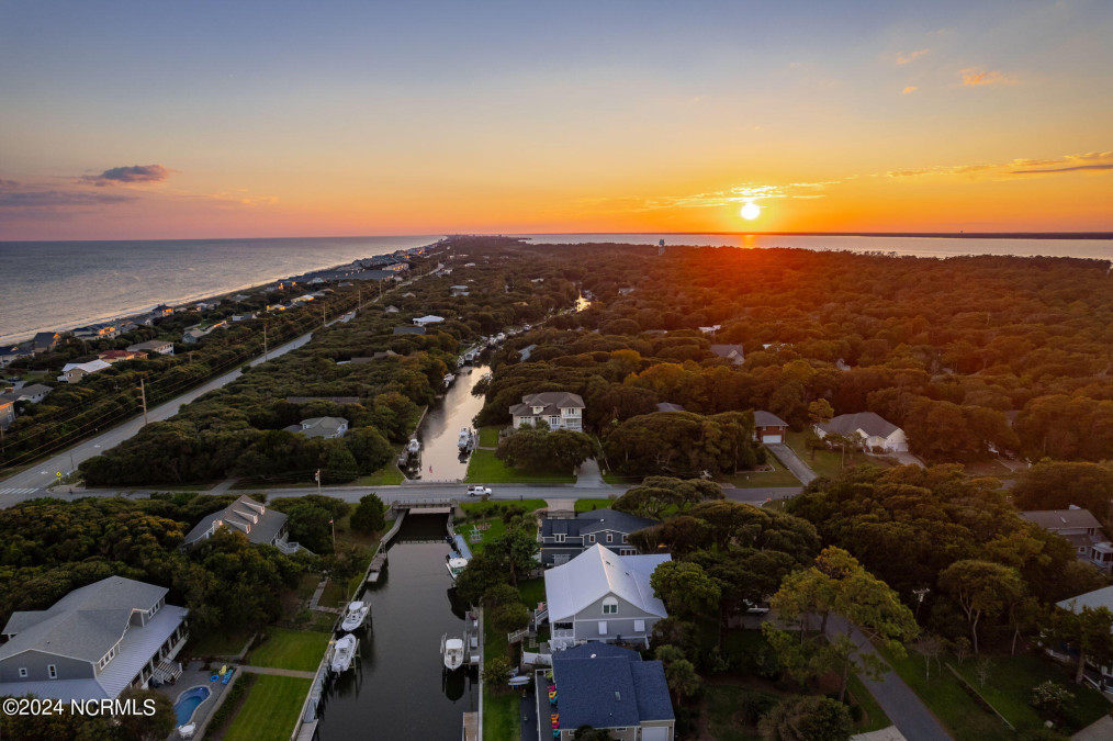 104 Mimosa Blvd Pine Knoll Shores, NC 28512