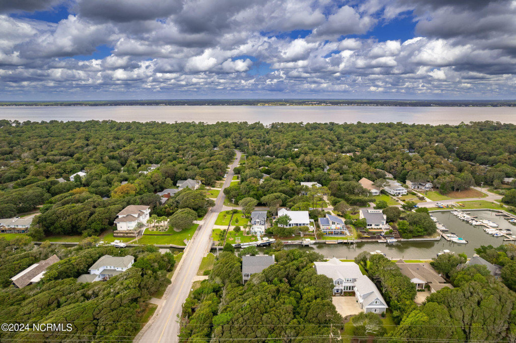 104 Mimosa Blvd Pine Knoll Shores, NC 28512