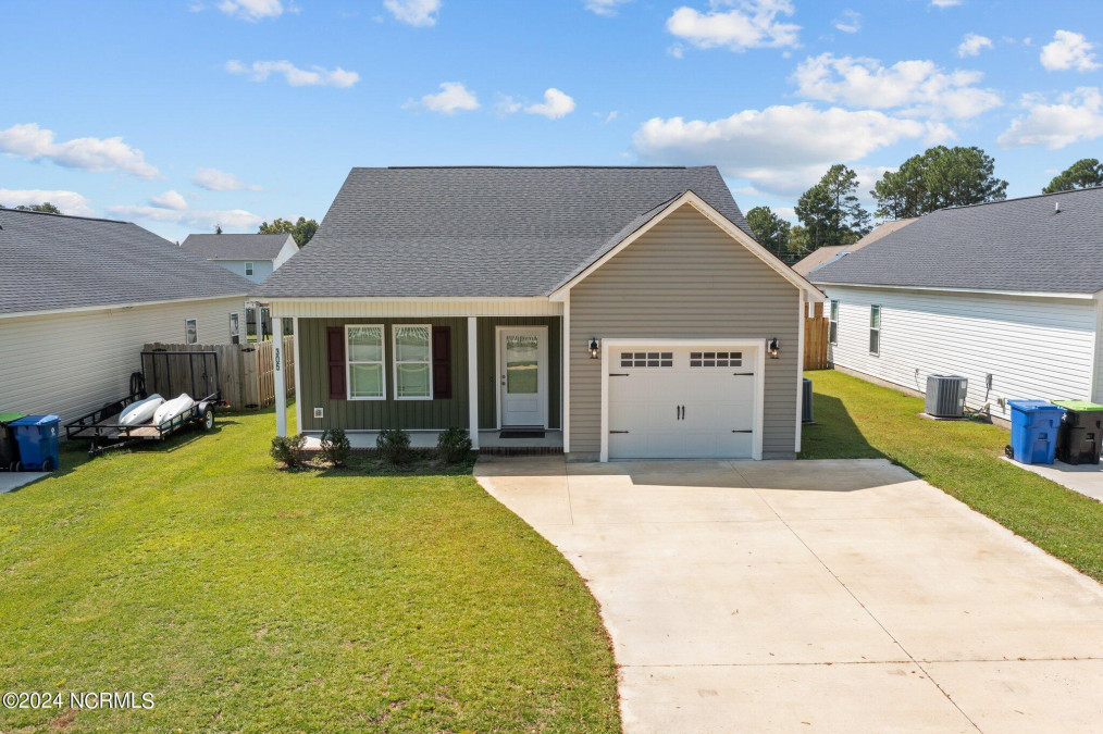 305 Hargett St Richlands, NC 28574