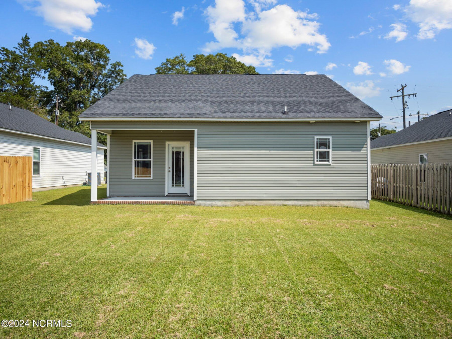 305 Hargett St Richlands, NC 28574