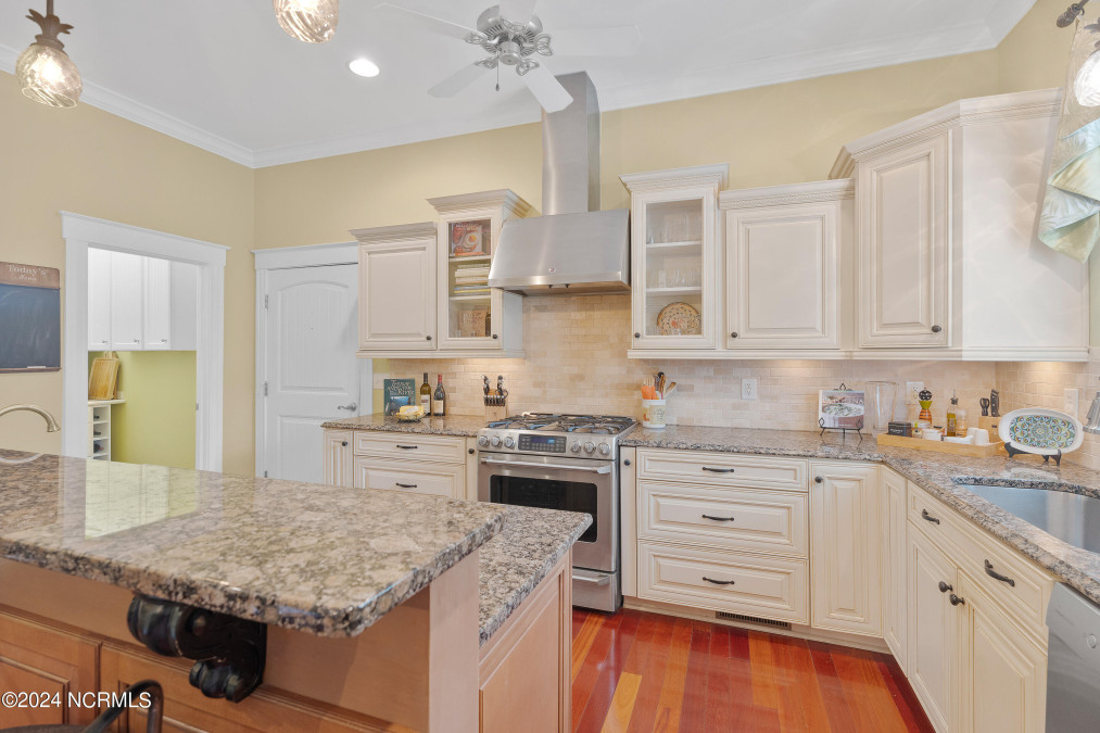 201 River Dr Southport, NC 28461