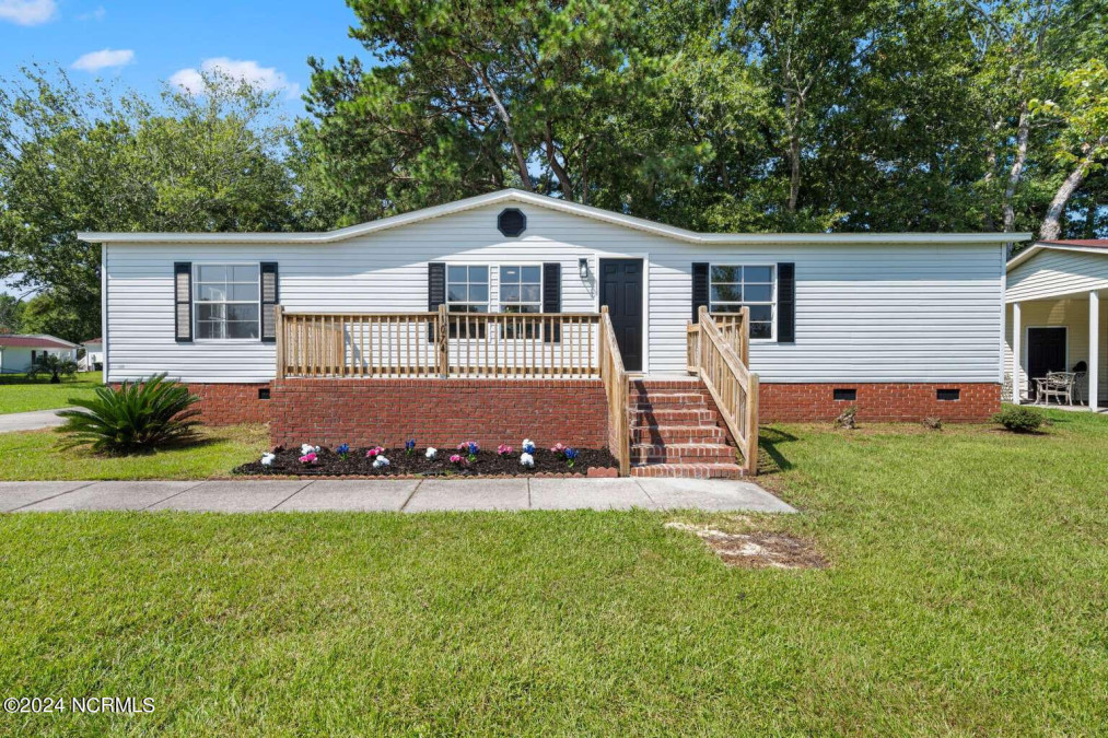 1074 Waterview Ln Carolina Shores, NC 28467