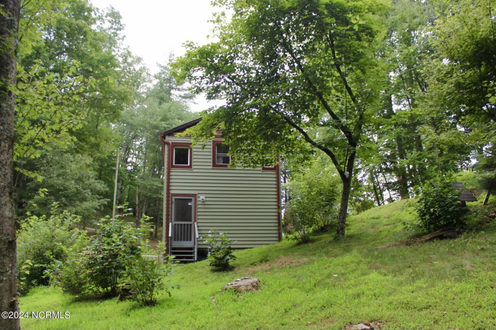 574 Pine Creek Rd Cullowhee, NC 28723