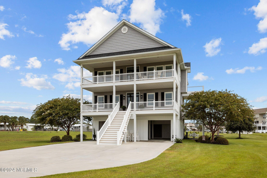 306 Lobinger Ct Newport, NC 28570