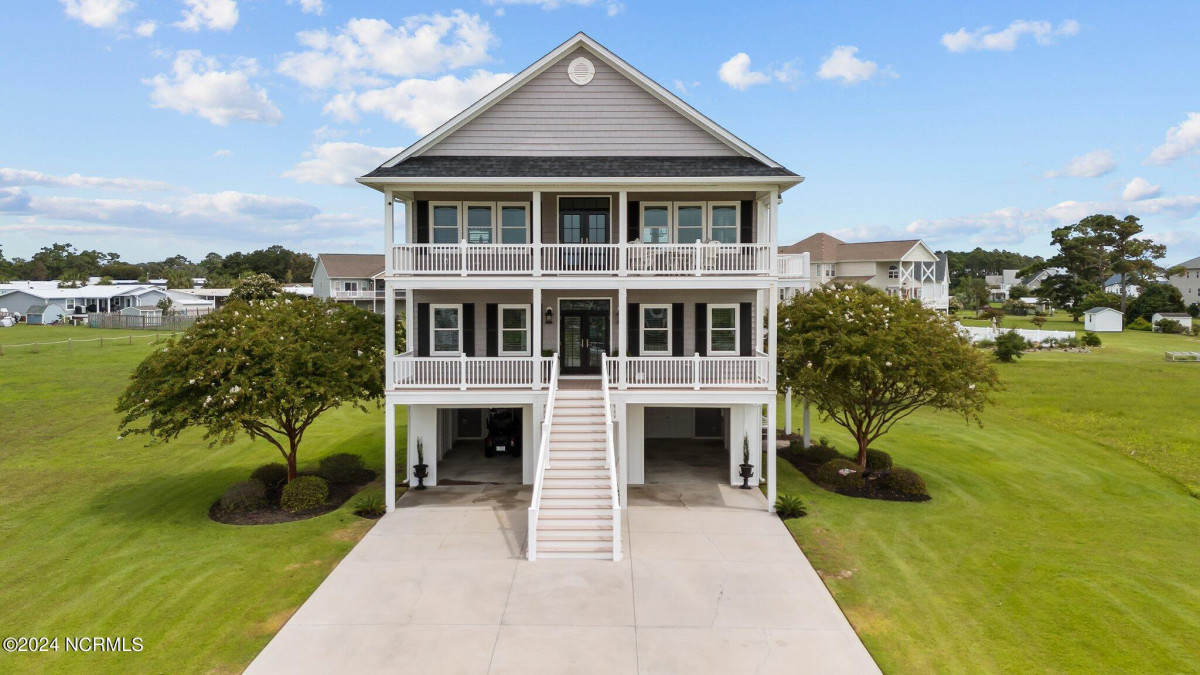 306 Lobinger Ct Newport, NC 28570