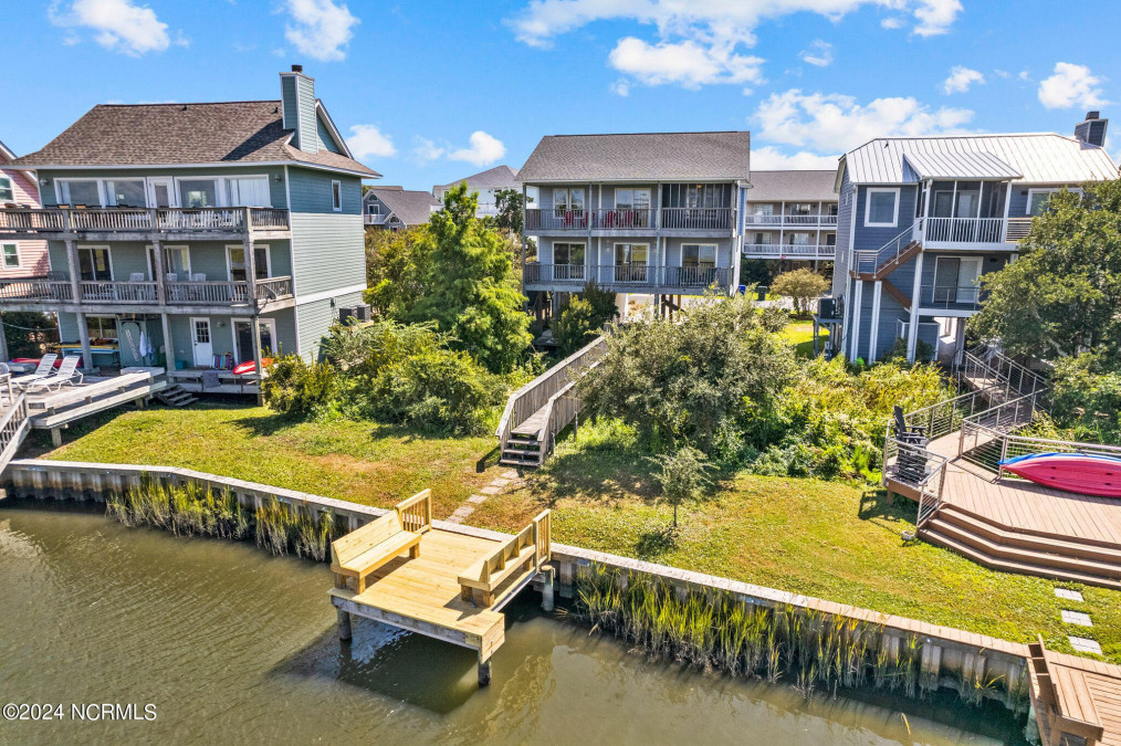 114 Seagull Ct Surf City, NC 28445