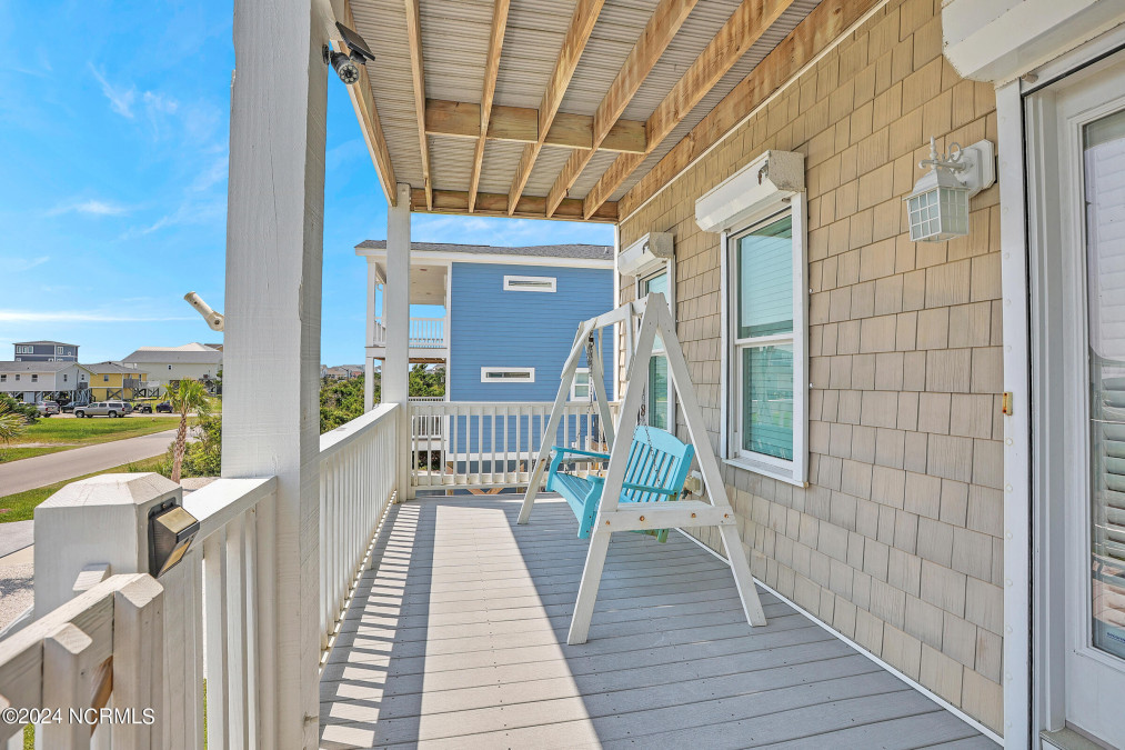 1018 Dolphin Dr Oak Island, NC 28465