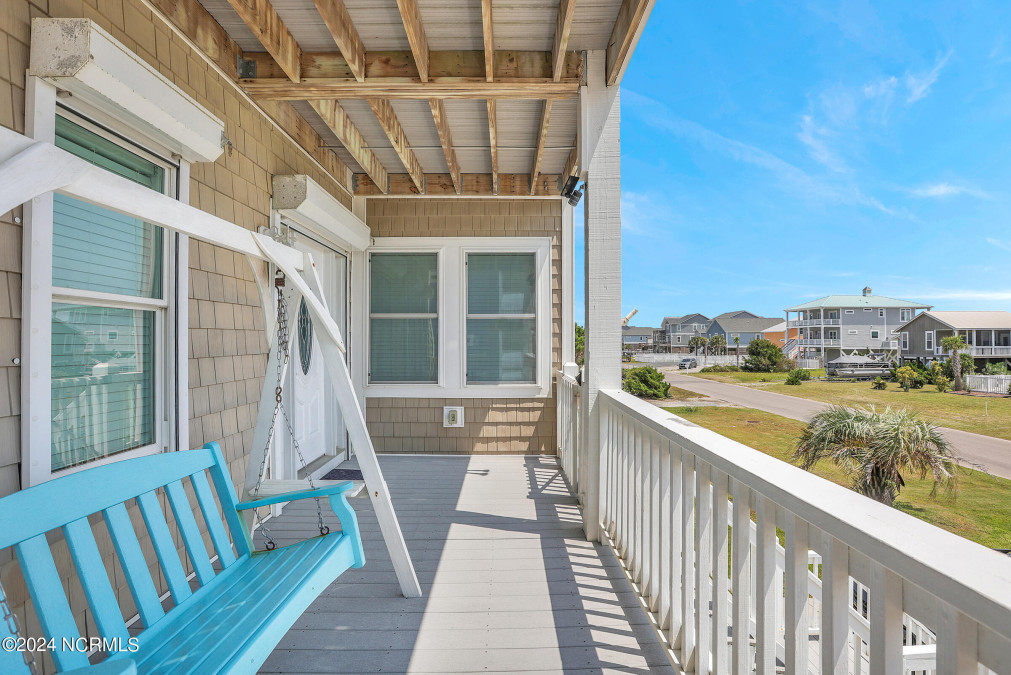 1018 Dolphin Dr Oak Island, NC 28465