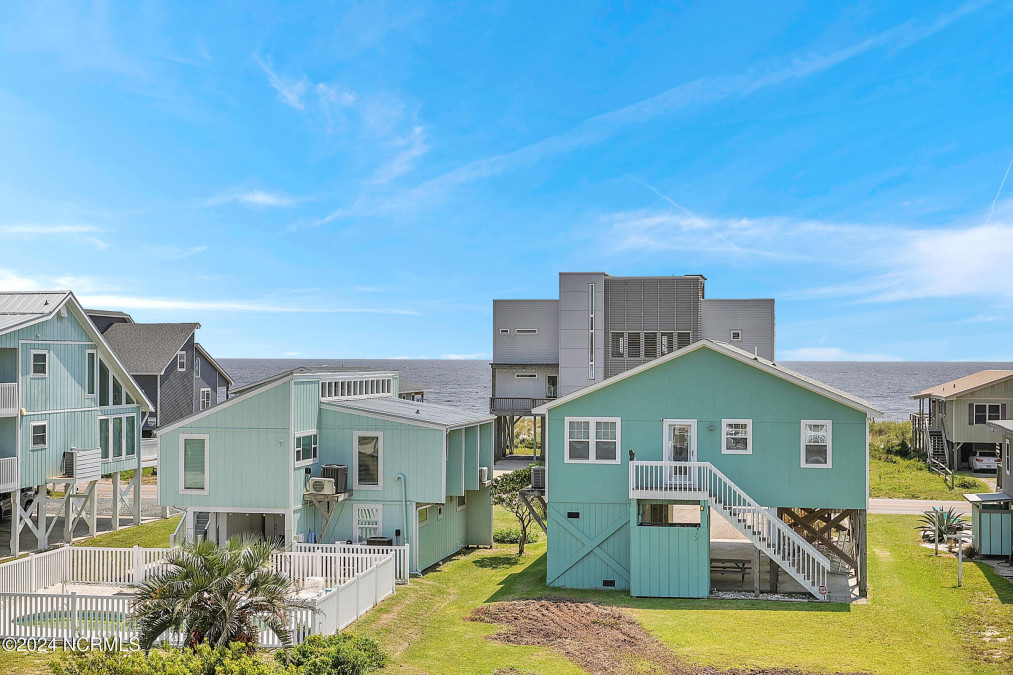 1018 Dolphin Dr Oak Island, NC 28465