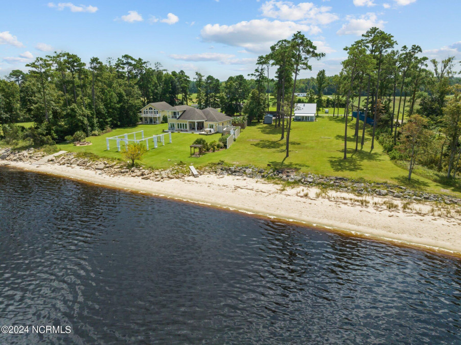 2359 Temples Point Rd Havelock, NC 28532