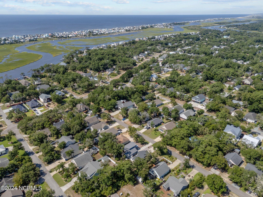 112 19th St Oak Island, NC 28465