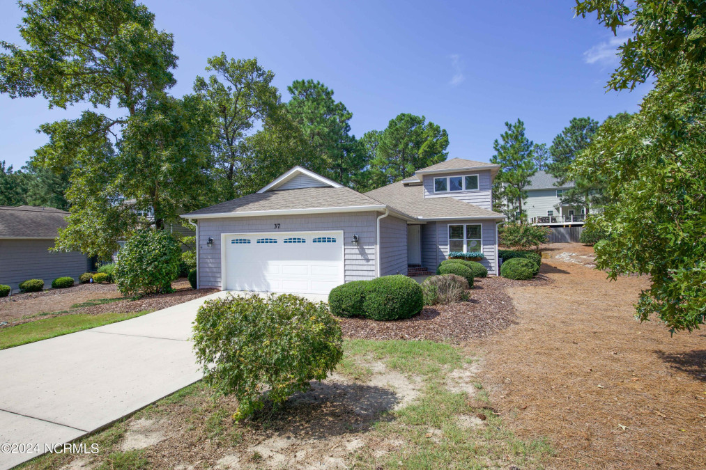 37 Westlake Pointe Dr Pinehurst, NC 28374