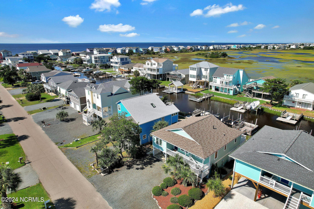 137 Tarpon Dr Holden Beach, NC 28462