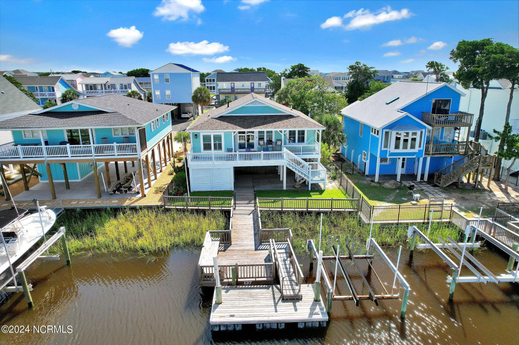 137 Tarpon Dr Holden Beach, NC 28462