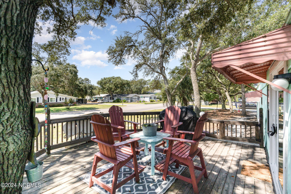 7702 Oak Island Dr Oak Island, NC 28465