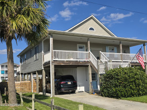 940 Broadway St Surf City, NC 28445