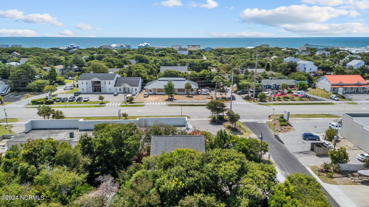 302 Cedar St Emerald Isle, NC 28594