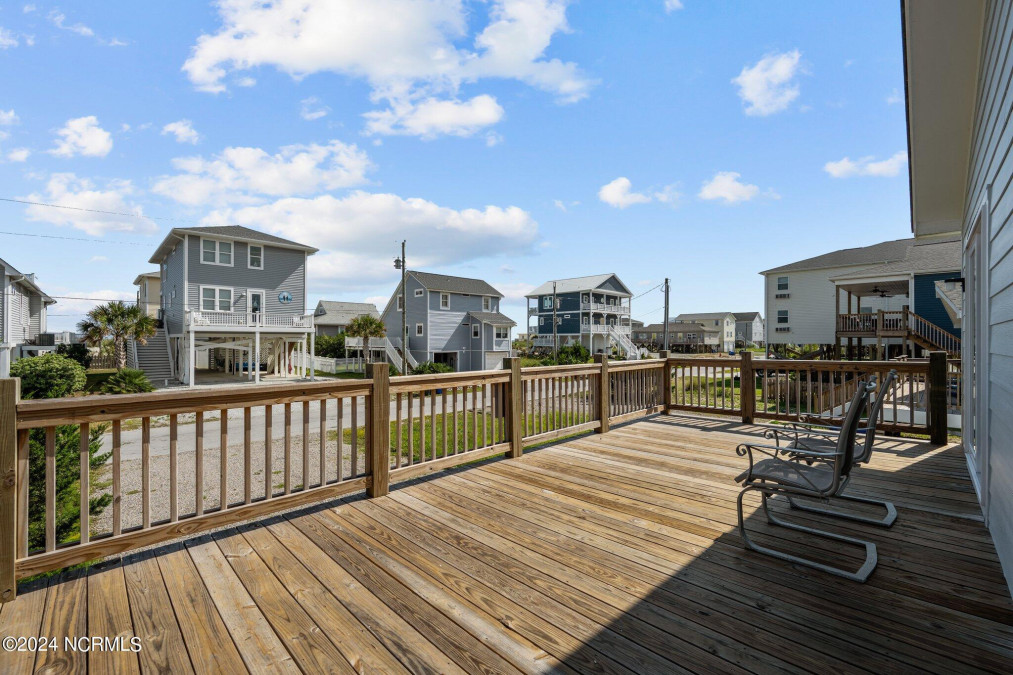 1507 Easy St Surf City, NC 28445