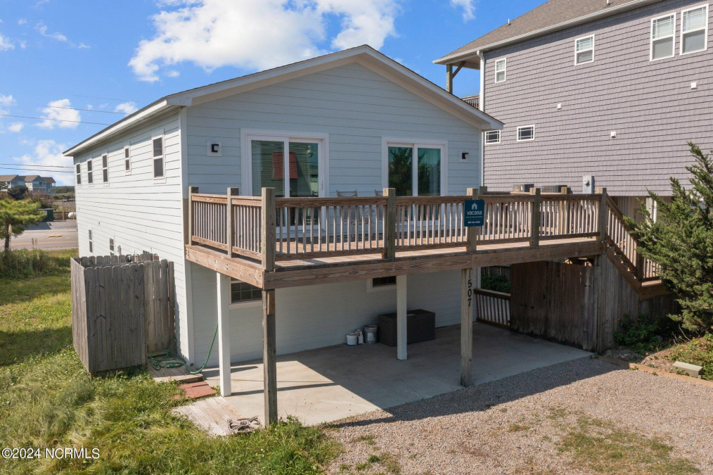 1507 Easy St Surf City, NC 28445