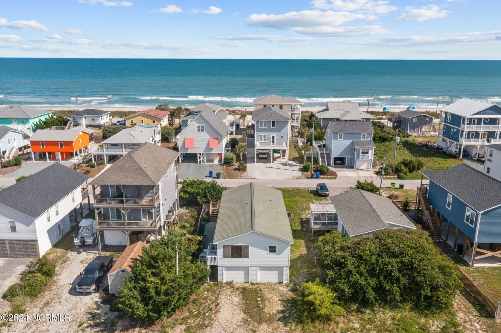 1507 Easy St Surf City, NC 28445