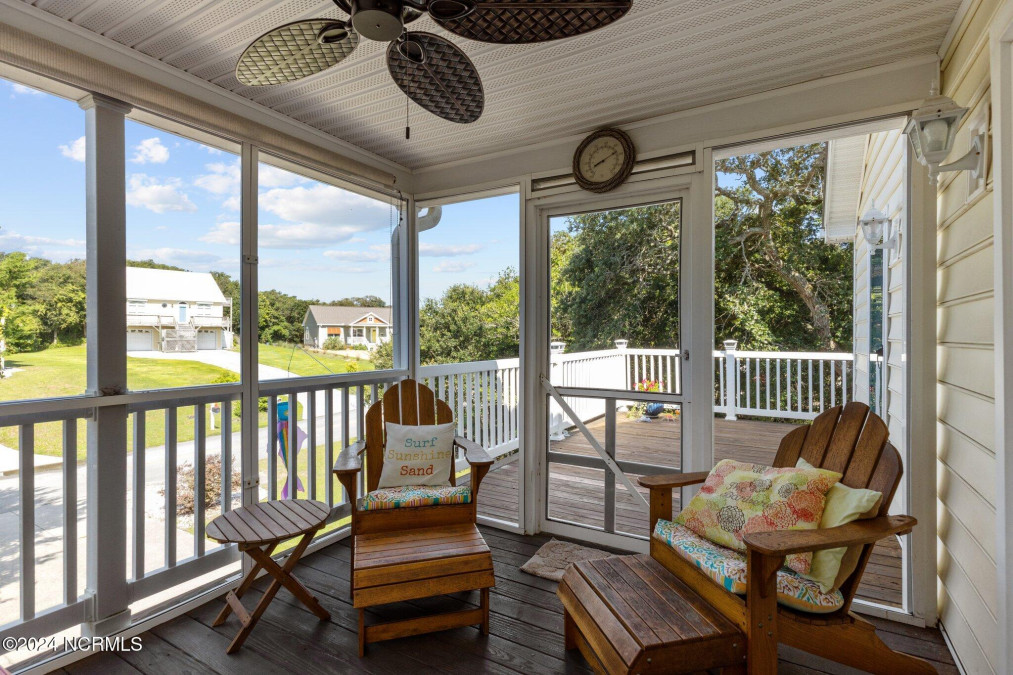 200 Old Cove Rd Emerald Isle, NC 28594