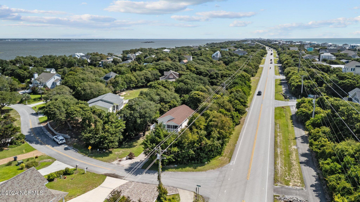 200 Old Cove Rd Emerald Isle, NC 28594