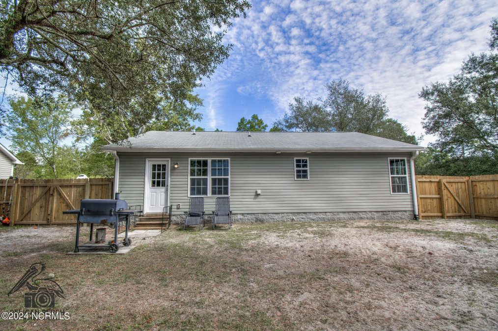 355 Holly Dr Southport, NC 28461