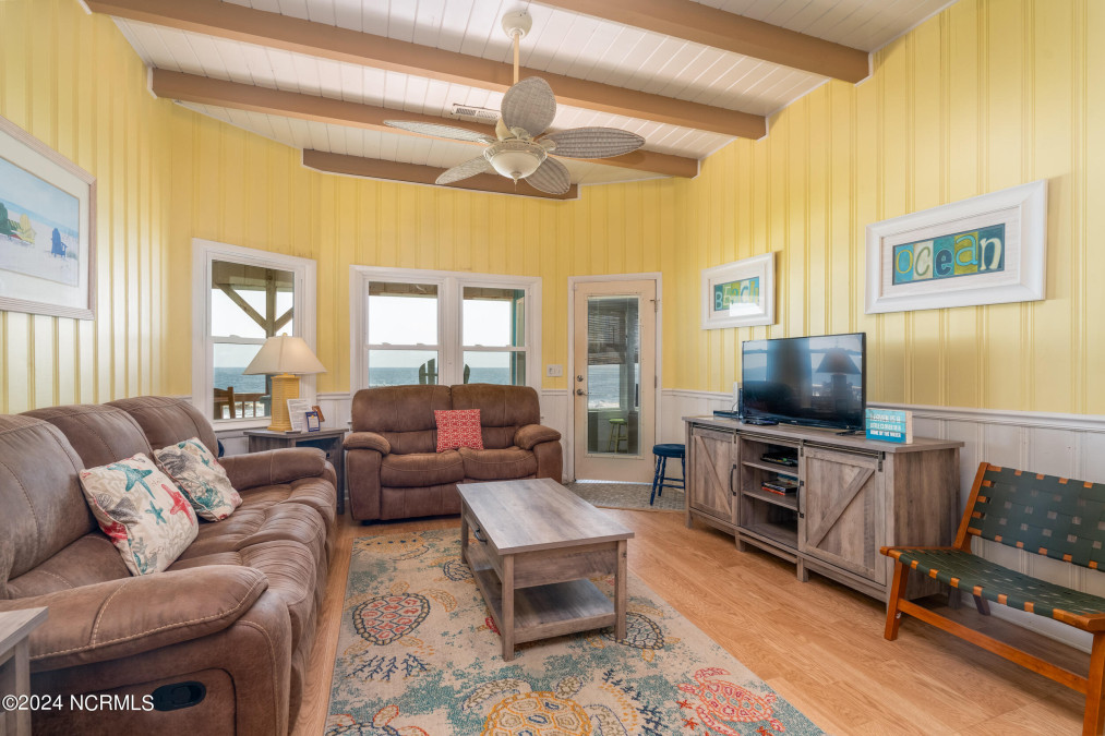 3923 Beach Dr Oak Island, NC 28465